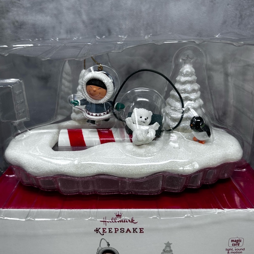 Hallmark “Let The Good Times Roll” World Of Frosty And Friends Table Decor, NIB - Picture 3 of 8